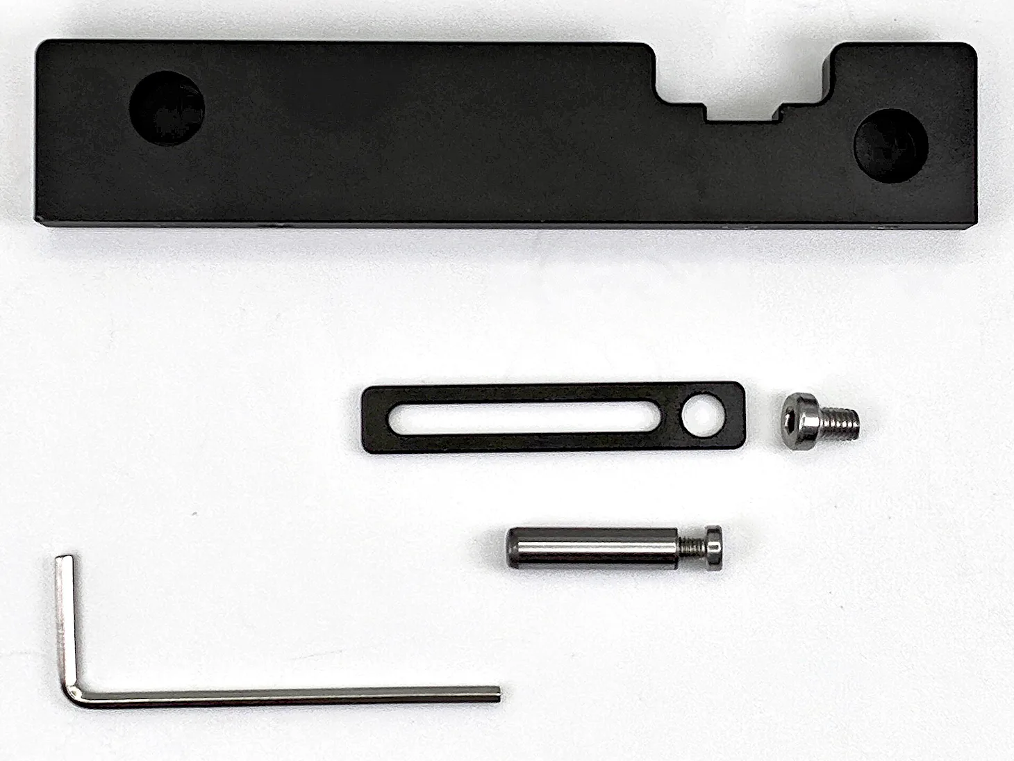 black4st® CG-PRO LR Kit, Lieferumfang: Seitenblock rechts LR, Anschlagstifthalter rechts LR, Anschlagstift LR, zwei Edelstahlschrauben und Innensechskantschlüssel 2,5 mm
